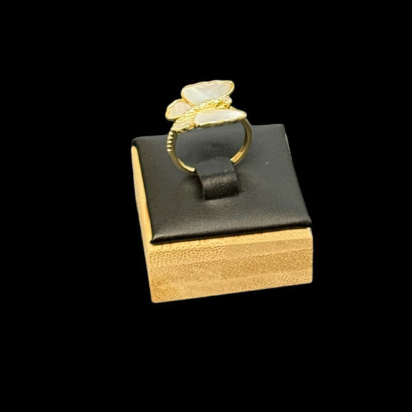 Beautiful Pave Outlined Stone Butterfly Ring | Sparkling Size 7 - Picture 4 of 4